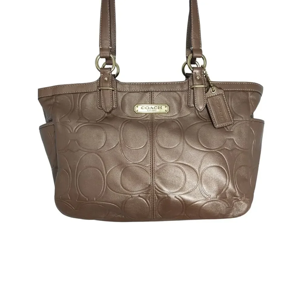 COACH! VINTAGE ANTIQUE GOLD GENUINE LEATHER 